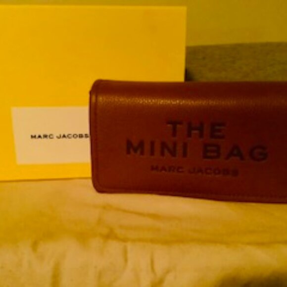 MARC JACOB COGNAC CROSSBODY - Picture 1 of 3